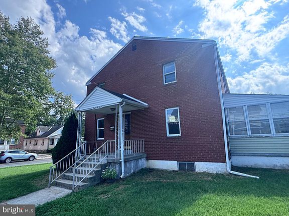 3rd image of 1101 Chestnut St