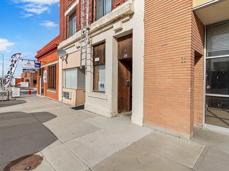 128 Broadway Ave N #2 — Photo 1