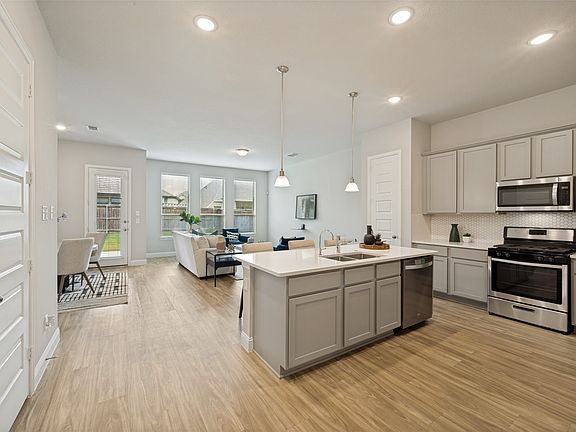 4th image of 809 Cromwell Dr