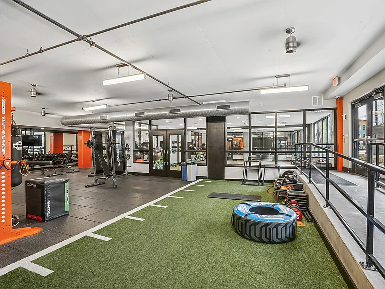 The Arnold — Photo 16