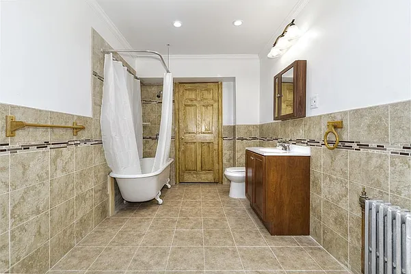 Rented by R New York | media 16