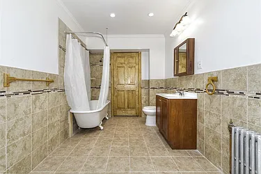 Rented by R New York