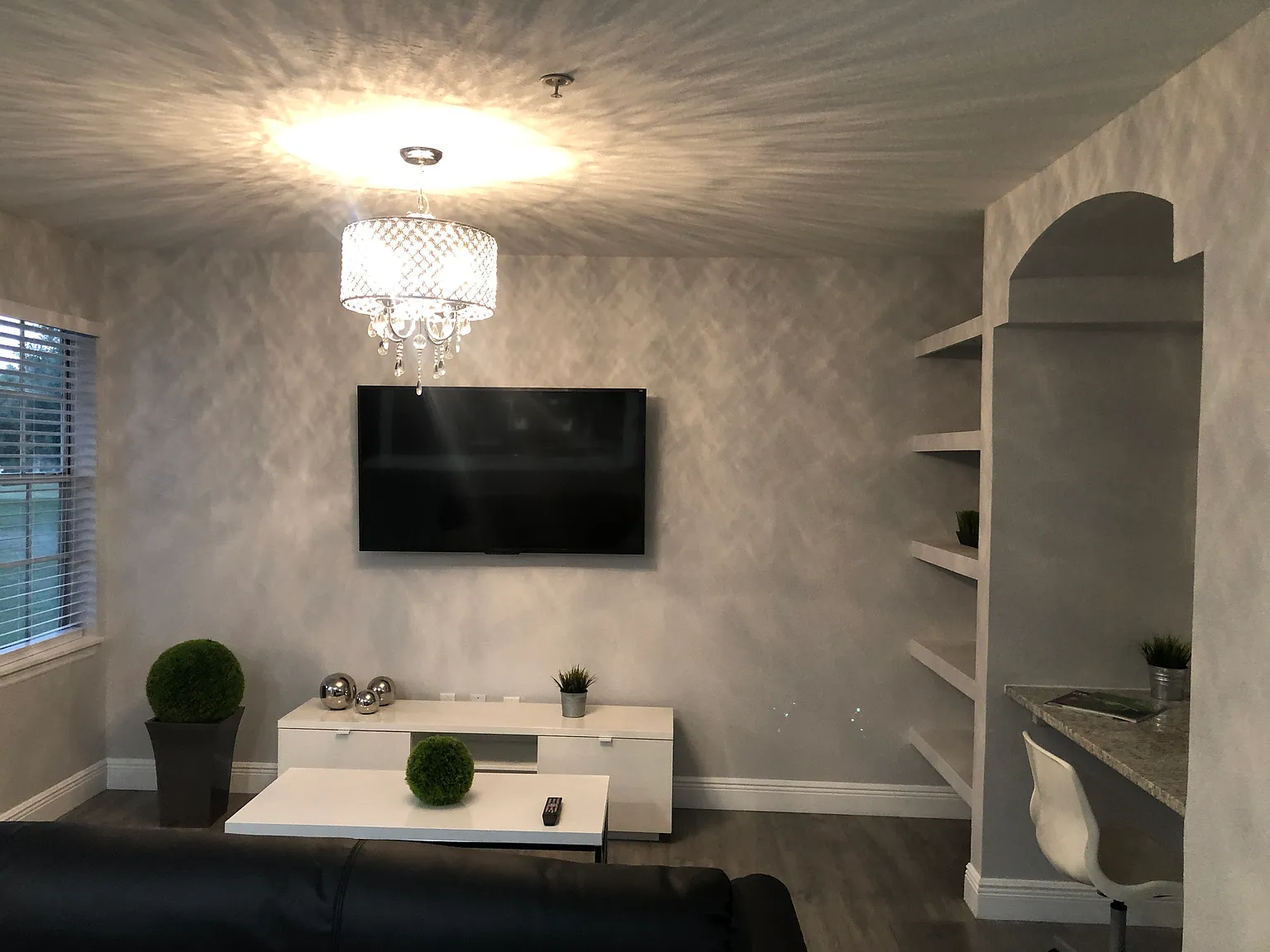 1 bed, 842 sqft, $2,500 — Photo 3