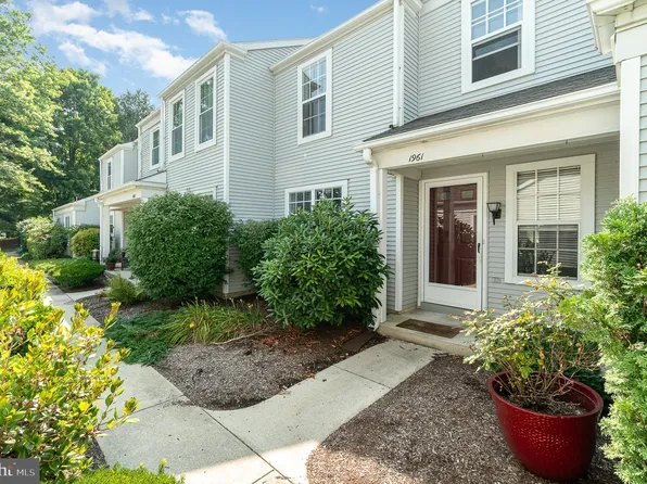 1961 Wexford Rd, Palmyra, PA 17078