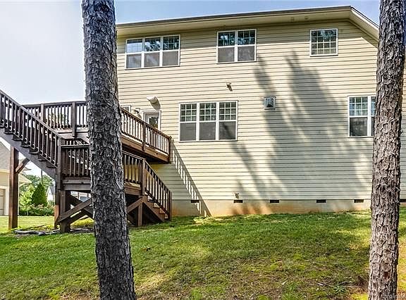 4th image of 320 Holdsworth Dr