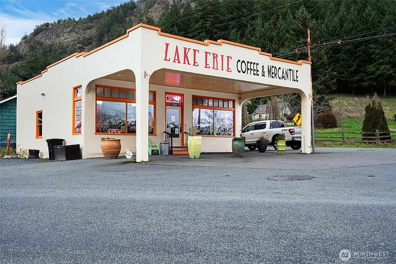 3rd image of 13260 Rosario Road Road