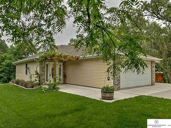 2nd image of 3504 Fairway Dr