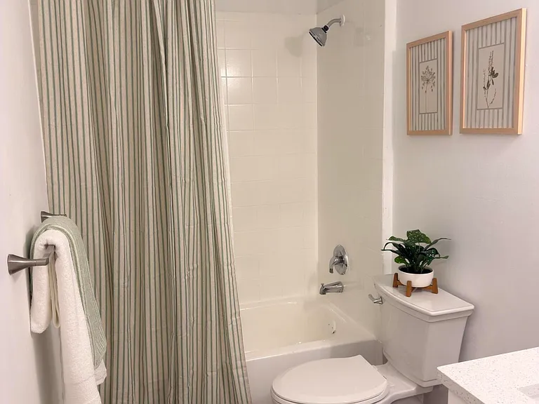 2060 Greenview Shores Blvd — Photo 12