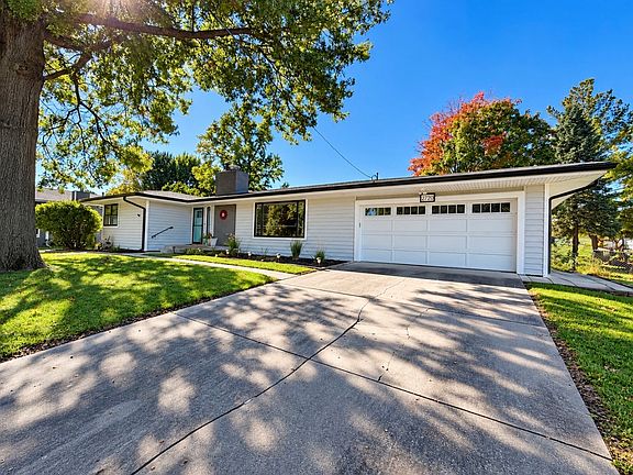 2nd image of 2720 Beverly Dr
