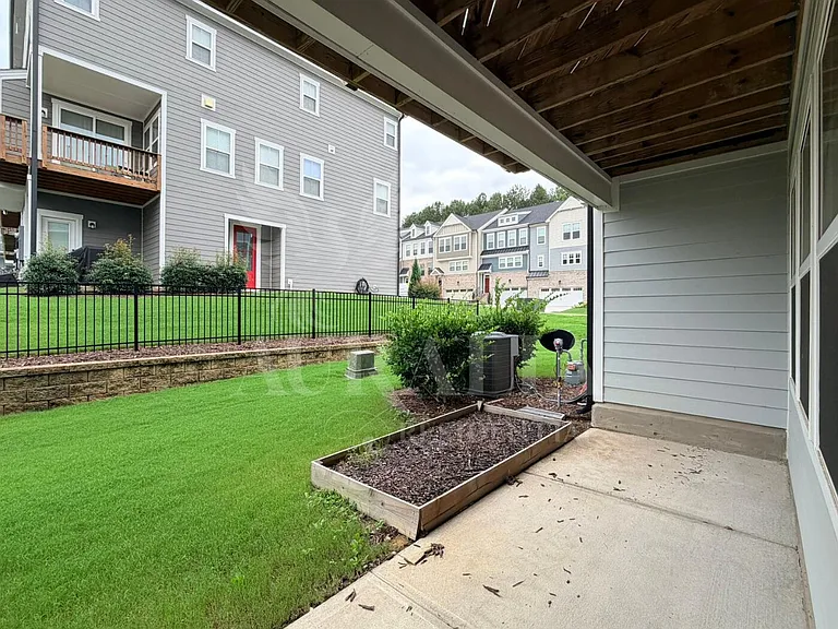 829 Amley Pl — Photo 45