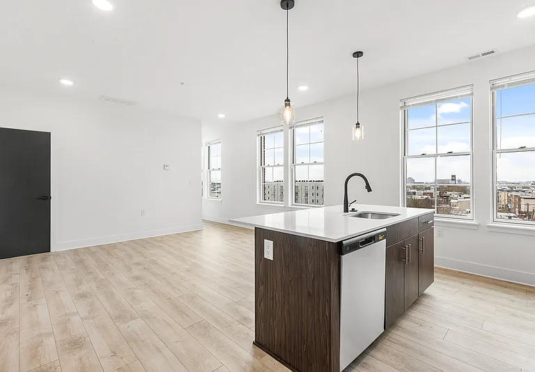 943 Washington Ave #501 — Photo 1