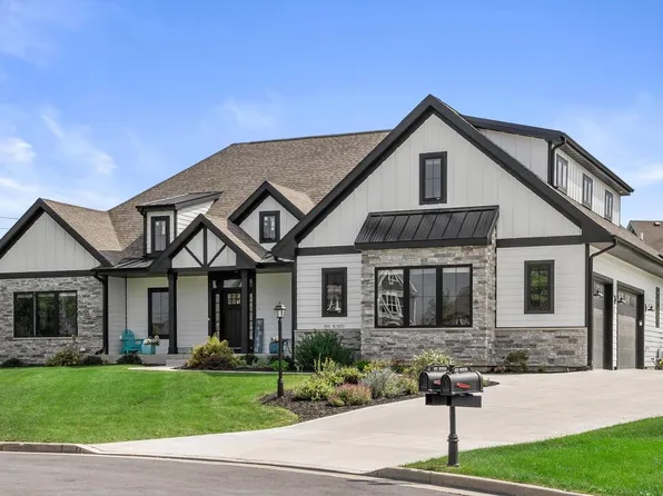 N57W19691 Holly COURT, Menomonee Falls, WI 53051
