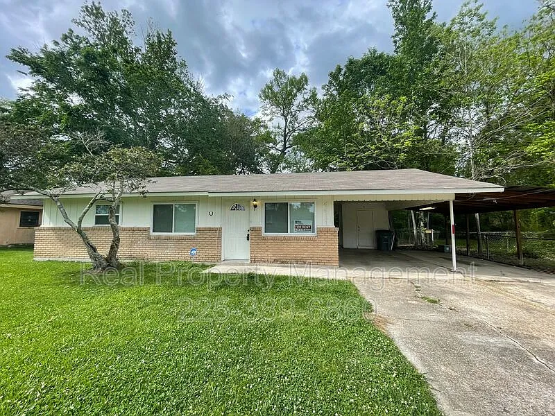 3 bed, 1.0 bath, 1000 sqft, $1,200 — Photo 3
