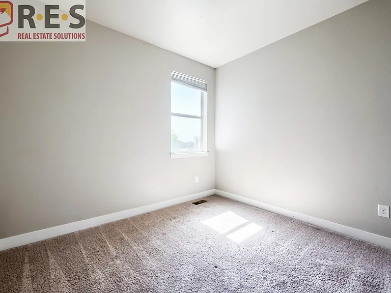 6833 Decatur St — Photo 9