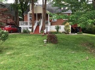 6520 Cedar Ln, Falls Church, VA 22042