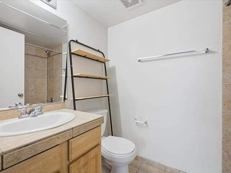 1810 E Blacklidge Dr #818 — Photo 15