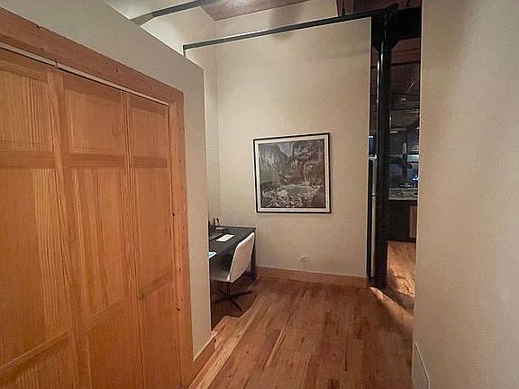 2nd image of 1049 N Paulina St #3A