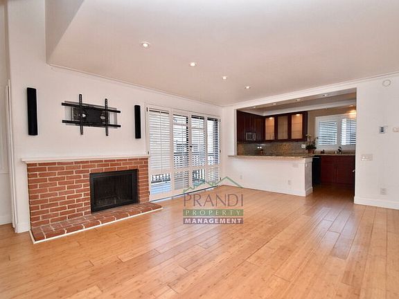 5th image of 40 Cypress Pl