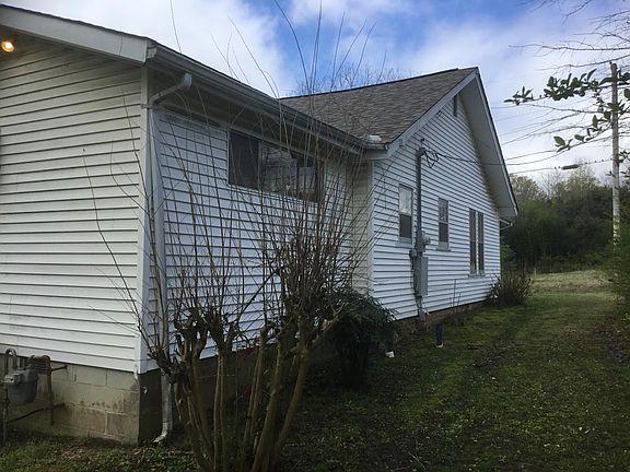 3rd image of 206 Lake St S