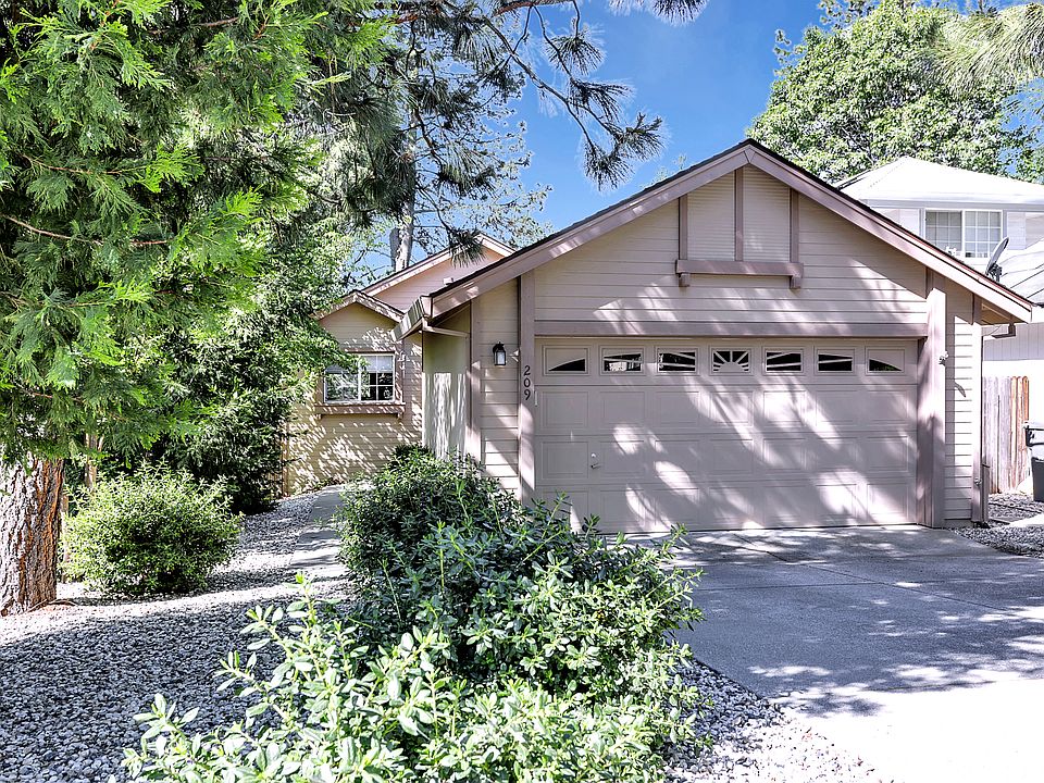 1st image of 209 Fairmont Dr