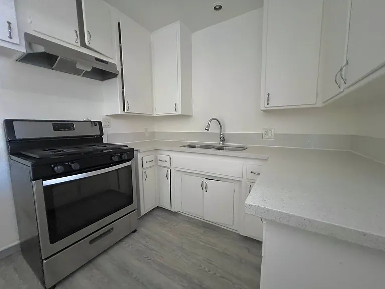 10942-10948 Crenshaw Blvd (Hexagon Eagles LLC) — Photo 12