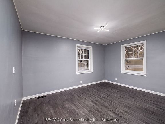 5th image of 701 5th St E