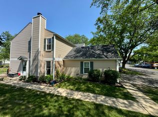 2460 Devonshire Ct, Aurora, IL 60502