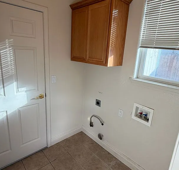 1368 Macenna Ln — Photo 8