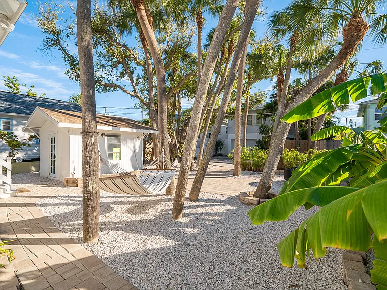 104 13th Ave — Photo 39