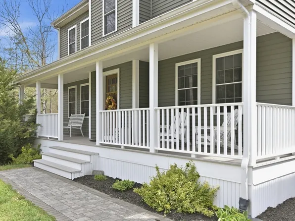 32 1/2 E Howland Rd, East Freetown, MA 02717