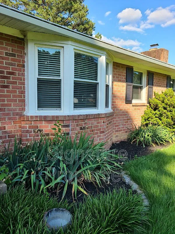 3 bed, 1.5 bath, 1362 sqft, $2,250 — Photo 3