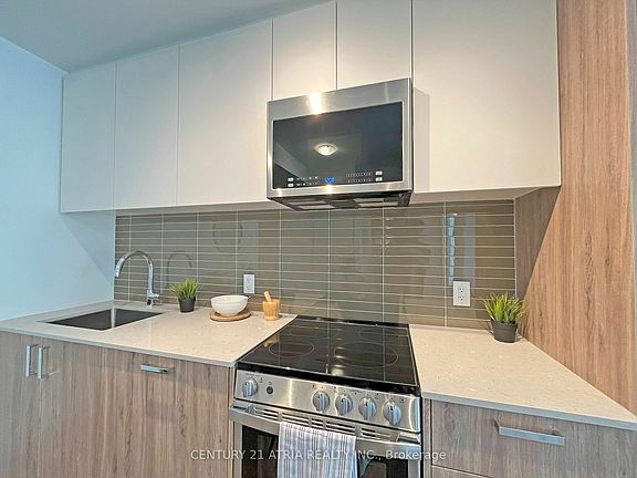 3rd image of 1787 Saint Clair Ave W #527