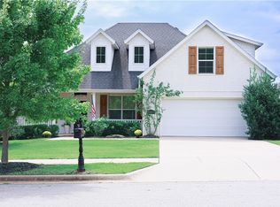4695 W Bittersweet Dr, Fayetteville, AR 72704