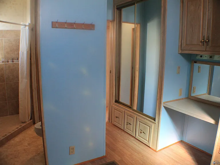 10349 E 28th Ln — Photo 3