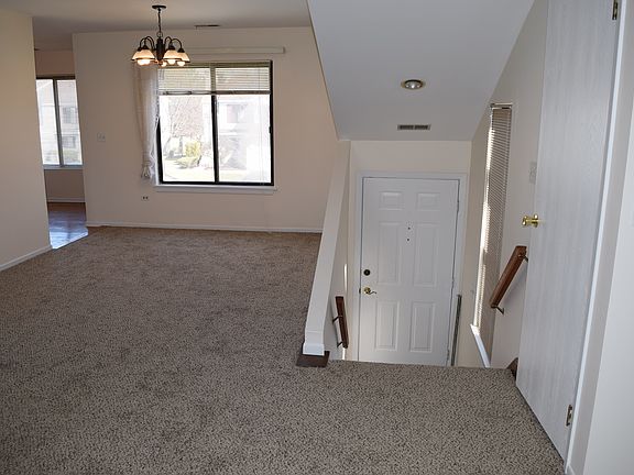 3rd image of 954 Brunswick Cir