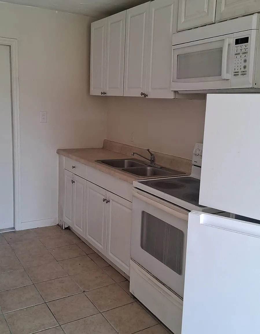 2 bed, 800 sqft, $1,350 — Photo 1