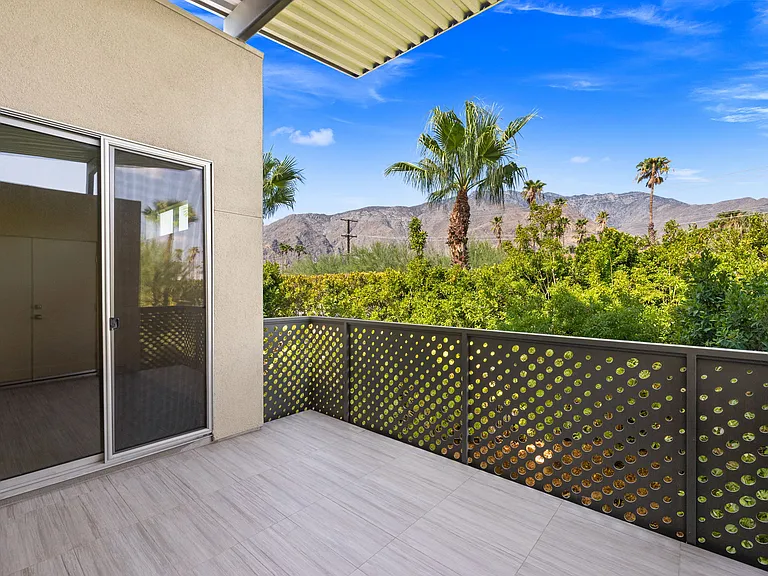 110 The Riv — Photo 14