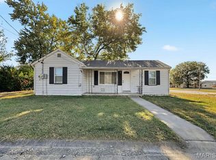 300 Stone St, Dupo, IL 62239