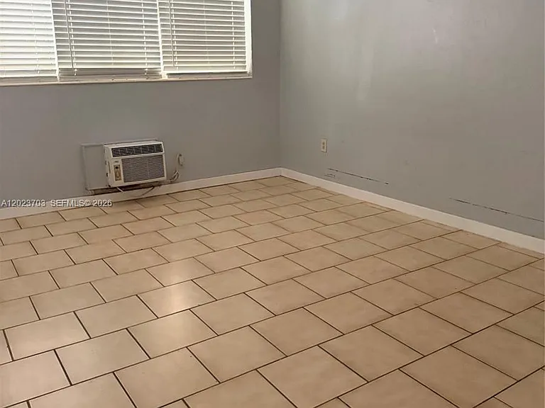1233 Marseille Dr #5 — Photo 12