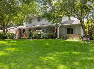 1162 Tiffany Cir S, Eagan, MN 55123