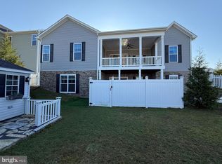 210 Aylesbury Ln, Martinsburg, WV 25403