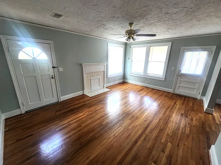 1001 B Ave — Photo 14