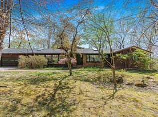 122 Ridgeview Rd, Poughkeepsie, NY 12603