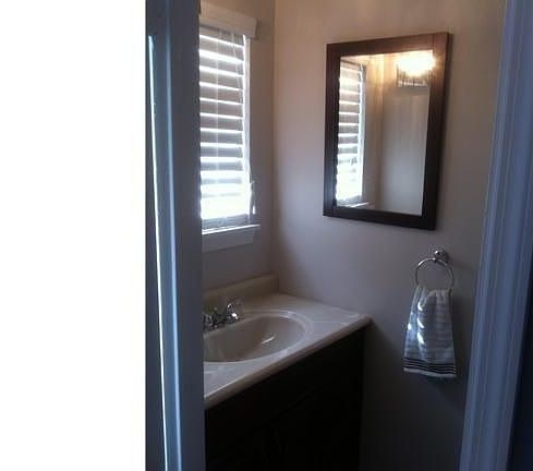 5th image of 511 Woodward Ave Unit F