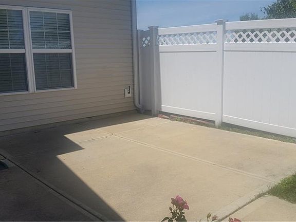 3rd image of 17039 Kingsbridge Blvd