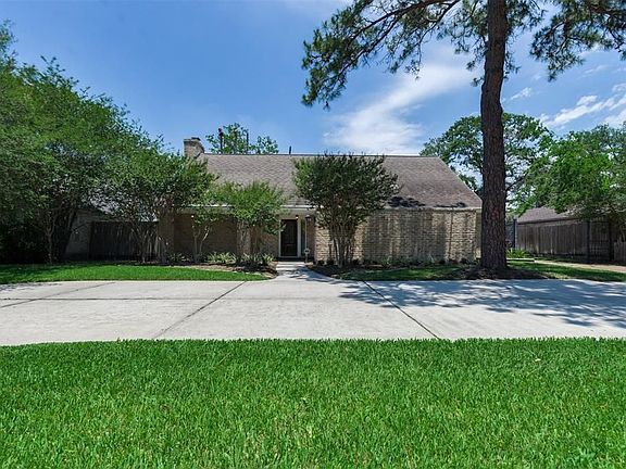 2nd image of 10214 Briar Forest Dr