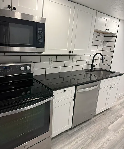 604 E 3rd Ave — Photo 9