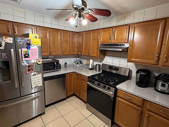 5th image of 4847 Enfield Ave #C