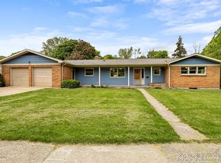 531 Lyon St, South Haven, MI 49090