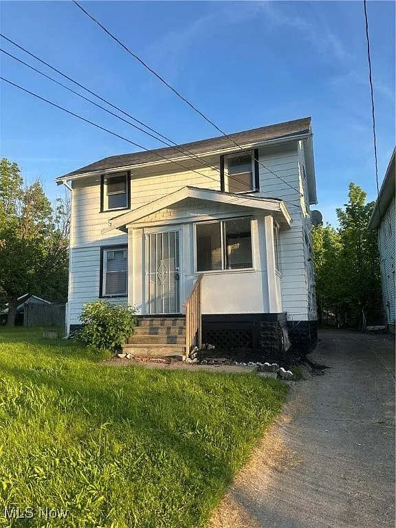 10224 Nelson Ave photo 1